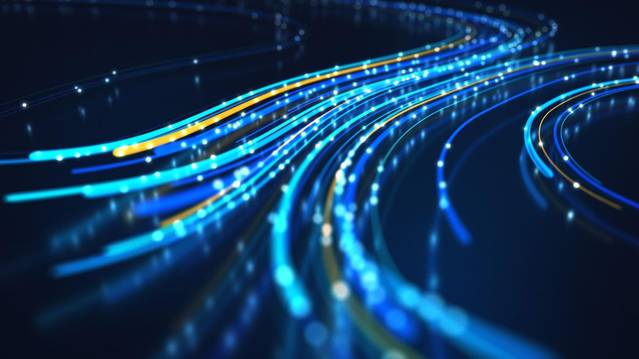 بنسبة 99.3%، الإمارات تتصدر العالم بتغطية شبكات الألياف الضوئية للاتصالات