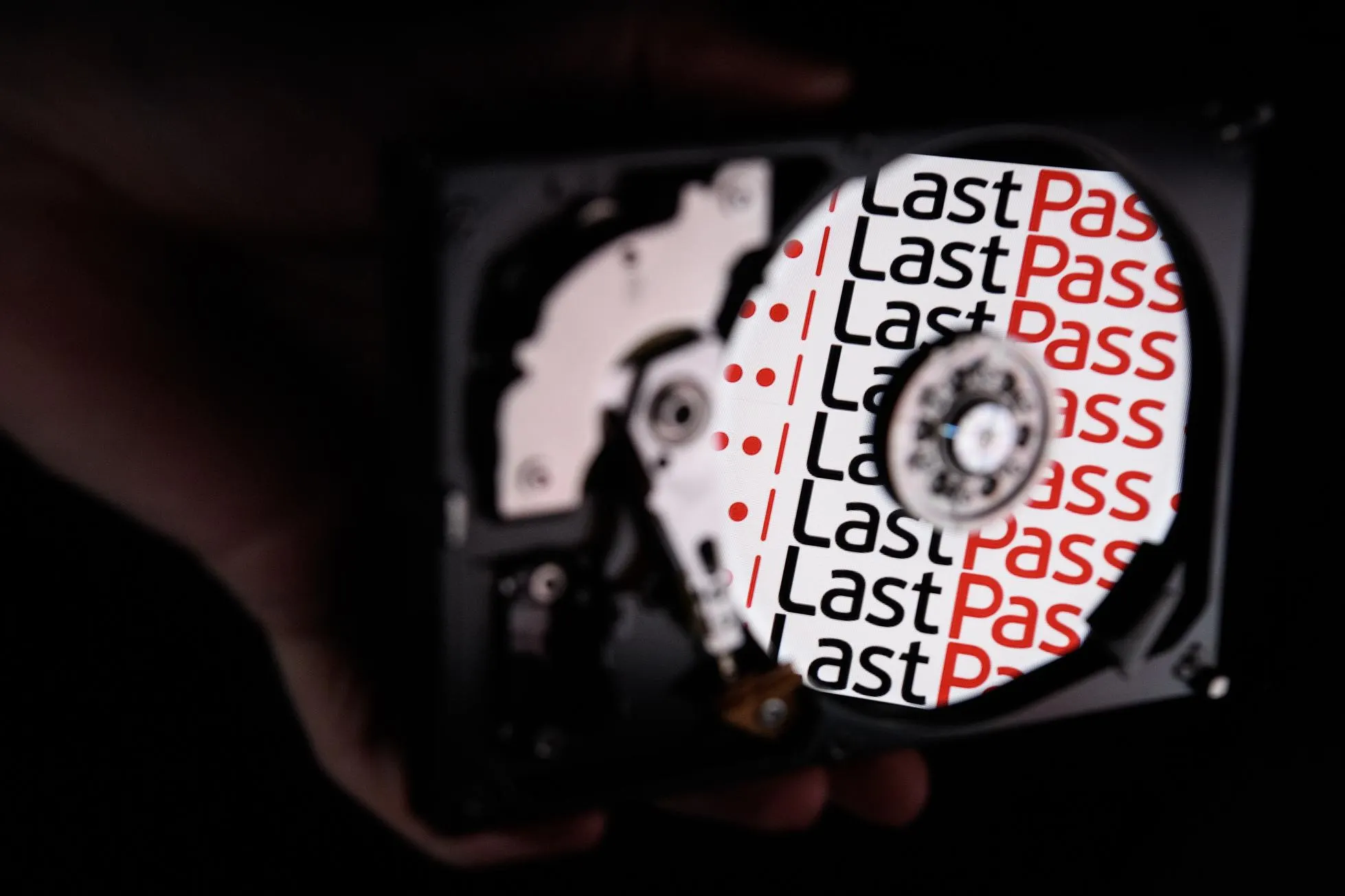 السلطات الأمريكية تكشف توظيف اختراق LastPass كبوابة لسرقة 150 مليون دولار من العملات الرقمية وتستعيد ملايين الدولارات