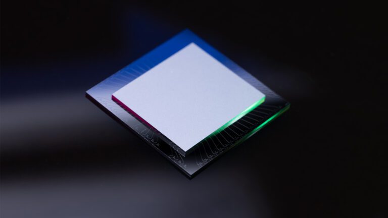 أمازون تكشف عن شريحة Ocelot لتنضم إلى سباق الحوسبة الكمّية إلى جانب عمالقة التقنية