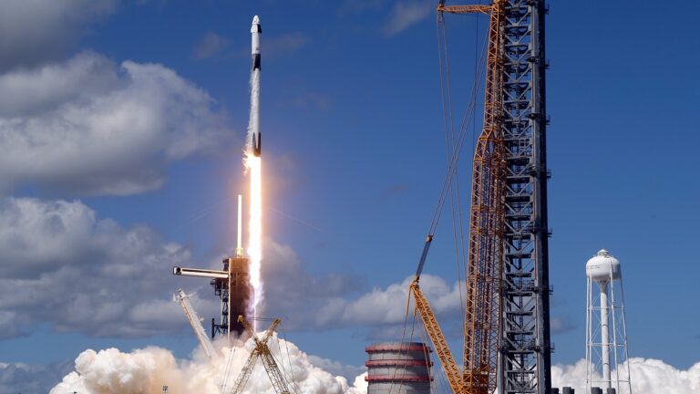 تقرير: اقتصاد الفضاء السعودي وصل إلى 8.7 مليار دولار ويتوقع أن يصل إلى 31.6 مليار دولار بحلول 2035