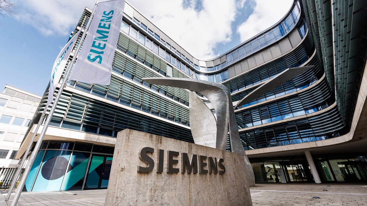 شركة Siemens تعزز استثماراتها في الذكاء الاصطناعي للعلوم الحيوية بصفقة ضخمة بقيمة 5.1 مليار دولار