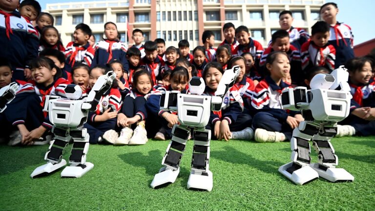 الصين تقر دمج الذكاء الاصطناعي كجزء أساسي من خطتها الشاملة لتطوير التعليم