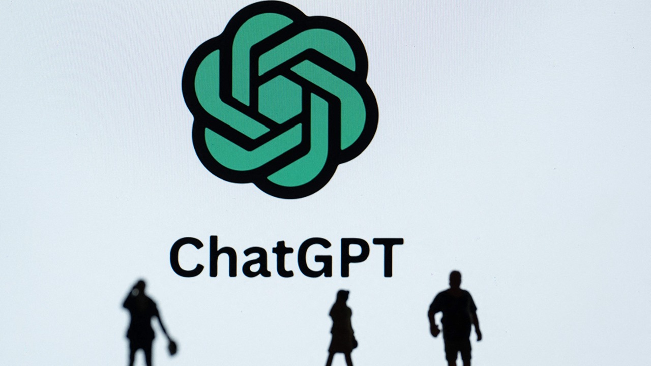 مدفوعاً بموجة الصور الكرتونية، ChatGPT يقترب من مليار مستخدم نشط