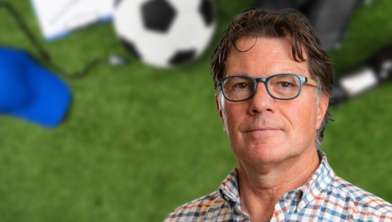 البروفيسور بول جريمشو، الأستاذ المشارك في كلية العلوم الصحية والحيوية في جامعة حمد بن خليفة في الدوحة