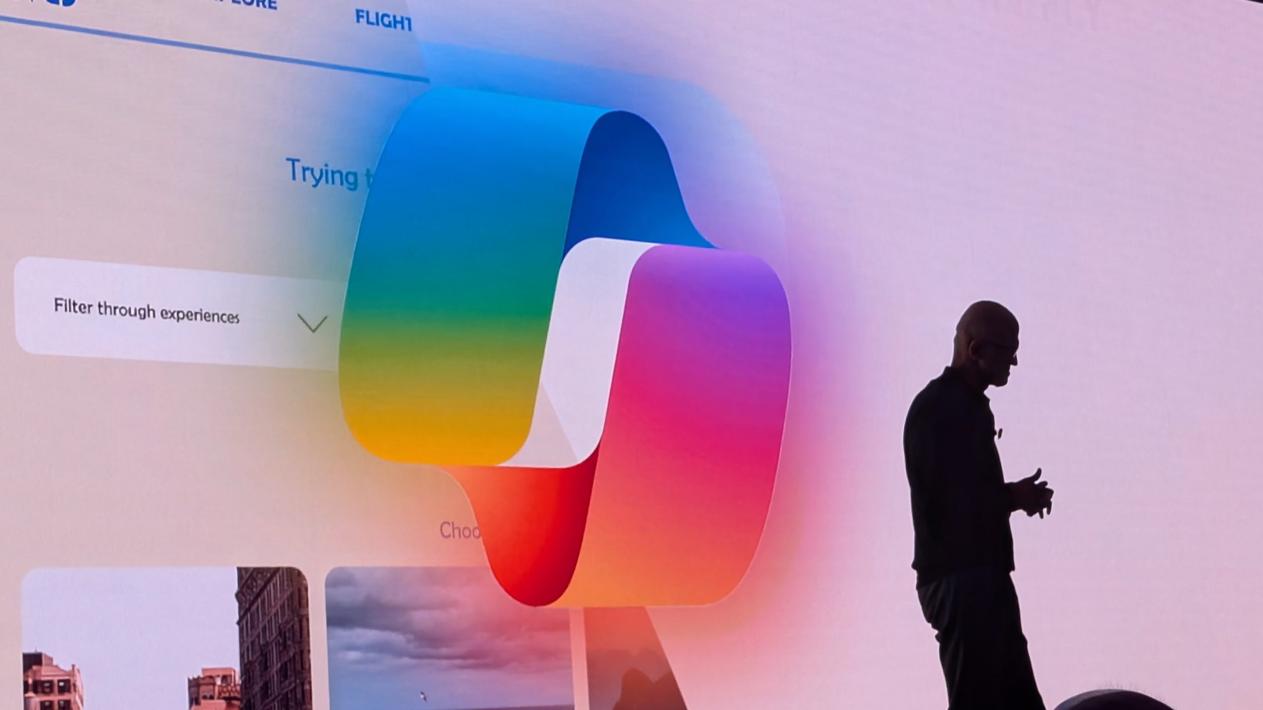 Microsoft تتنبأ بتحول جذري في القوى العاملة يقوده الذكاء الاصطناعي وسط ضغوط الإنتاجية ومخاوف الأمان الوظيفي