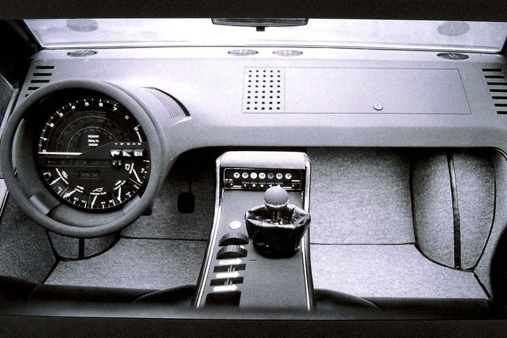 سيارة Maserati Boomerang