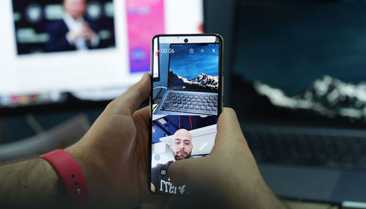 someone using a Huawei smartphone HONOR 90