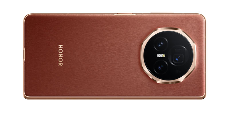 **Alt text (English):** Rear view of the HONOR Magic V3 smartphone in a premium brown leather finish with gold accents. The image highlights the octagonal camera module featuring a triple-camera setup and LED flash, housed in a sleek, polished gold frame. The "HONOR" logo is vertically aligned on the left side of the back panel, showcasing the phone's elegant and luxurious design. 