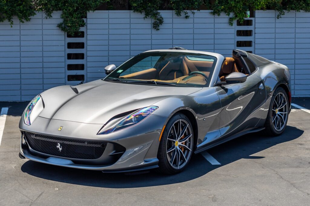 سيارة فيراري 812 GTS / SUPERFAST