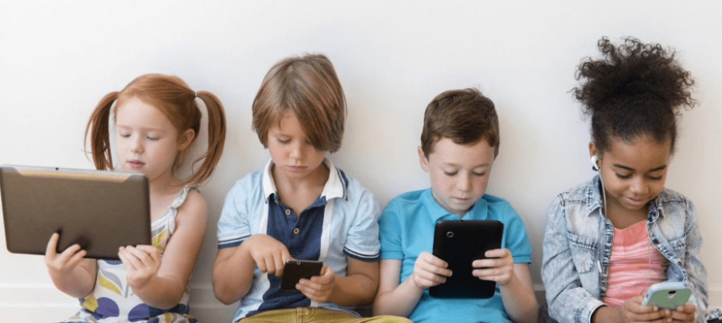 كيف تختار الإلكترونيات التعليمية للأطفال التي تناسبهم وتطوّر ذكاءهم؟