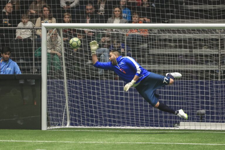 تجمع مباريات ألعاب المستقبل إصداراً إلكترونياً من الرياضة، متبوعاً بمباراة واقعية في الرياضة، وتحسم النتيجة من الأداء في المباراتين معاً