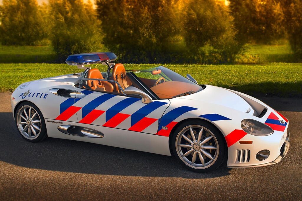 دول عربية في الصدارة، من الدول التي تملك أسرع سيارات الشرطة الخارقة 2025