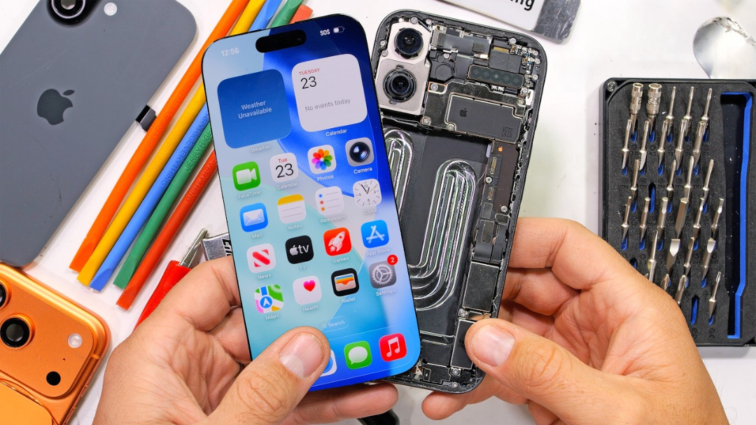 تفكيك آيفون 17