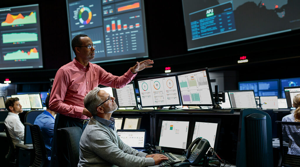 كم راتب الامن السيبراني ؟ متوسط الرواتب حسب الخبرة والدولة