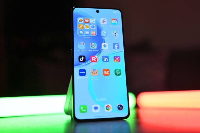 هاتف HONOR X8d مع شاشة بسطوع يصل إلى 3000 شمعة