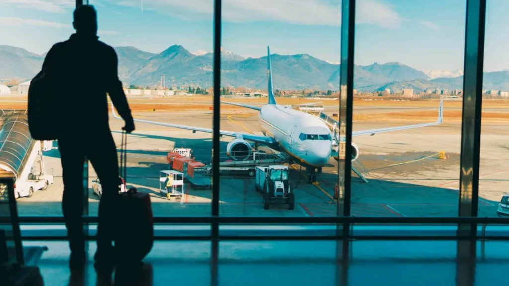 أفضل وقت لحجز الطيران عبر منصة المسافر: كيف تعمل أنظمة التسعير؟