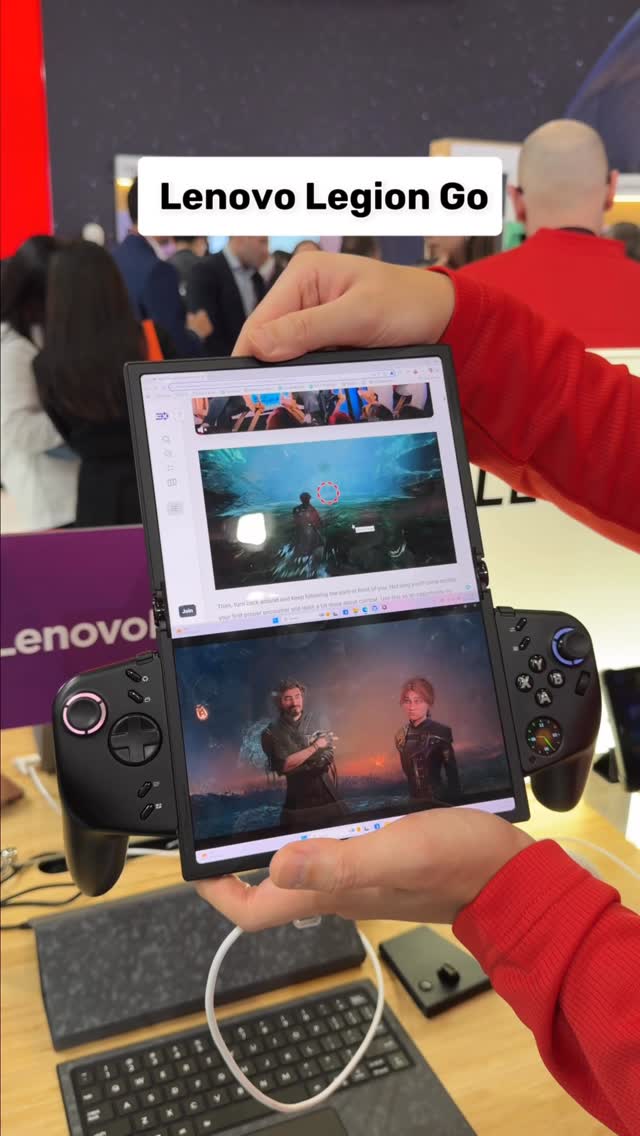 جهاز ألعاب محمول بشاشة قابلة للطي من لينوفو