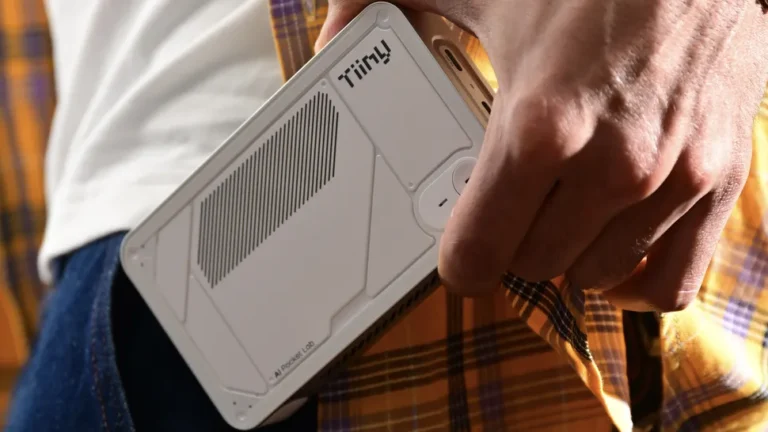 AI Pocket Lab: أصغر حاسوب فائق مدعوم بالذكاء الاصطناعي بحجم الجيب