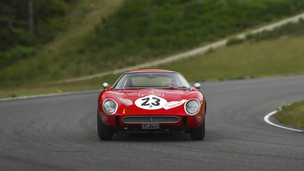 صور سيارات فخمة الأفضل في العالم ومعلومات مهمة عن كل سيارة