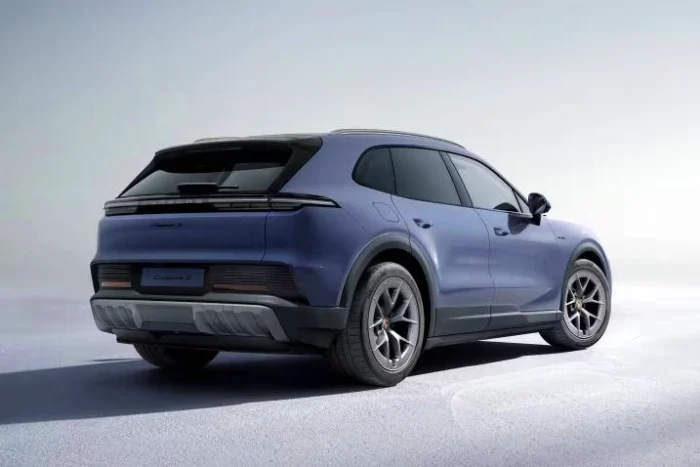 بورشه تُضيف فئه S بقوة 536 حصاناً إلى تشكيلة سيارات كايين الكهربائية