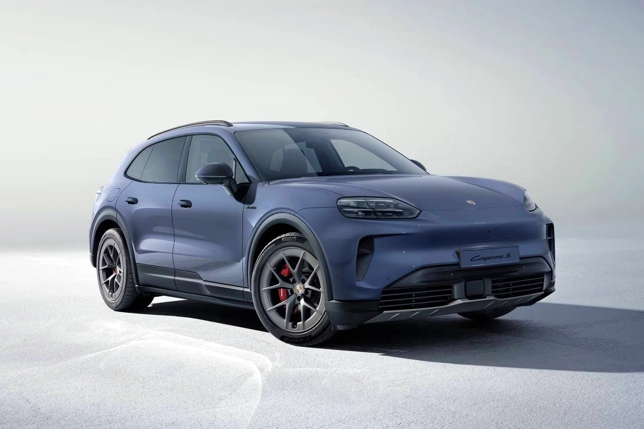 بورشه تُضيف فئه S بقوة 536 حصاناً إلى تشكيلة سيارات كايين الكهربائية