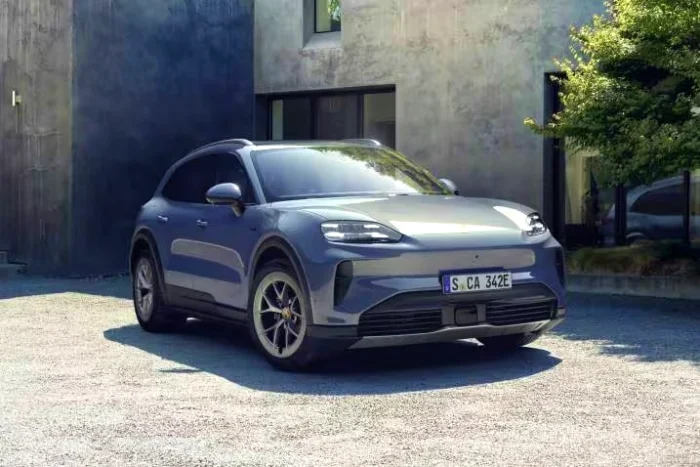 بورشه تُضيف فئه S بقوة 536 حصاناً إلى تشكيلة سيارات كايين الكهربائية