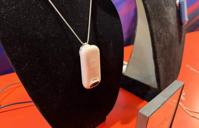 قلادة Project Maxwell من موتورولا..  شكل مختلف للأجهزة الذكية القابلة للارتداء
