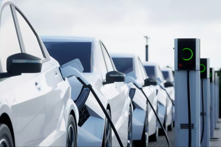 قفزة قوية في مبيعات السيارات الكهربائية في أوروبا مع اشتداد أزمة الوقود