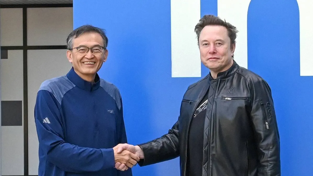 إنتل تتعاون مع سبيس إكس وتسلا لتشغيل مصنع رقاقات جديد