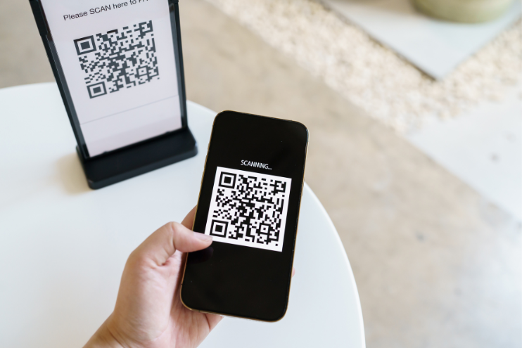 رموز QR المضللة.. بوابة خفية للاحتيال الرقمي وتحذيرات رسمية للمستخدمين