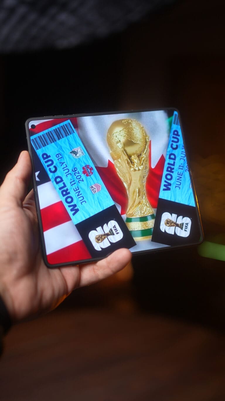 هاتف كأس العالم 2026 الرسمي | Motorola Razr Fold