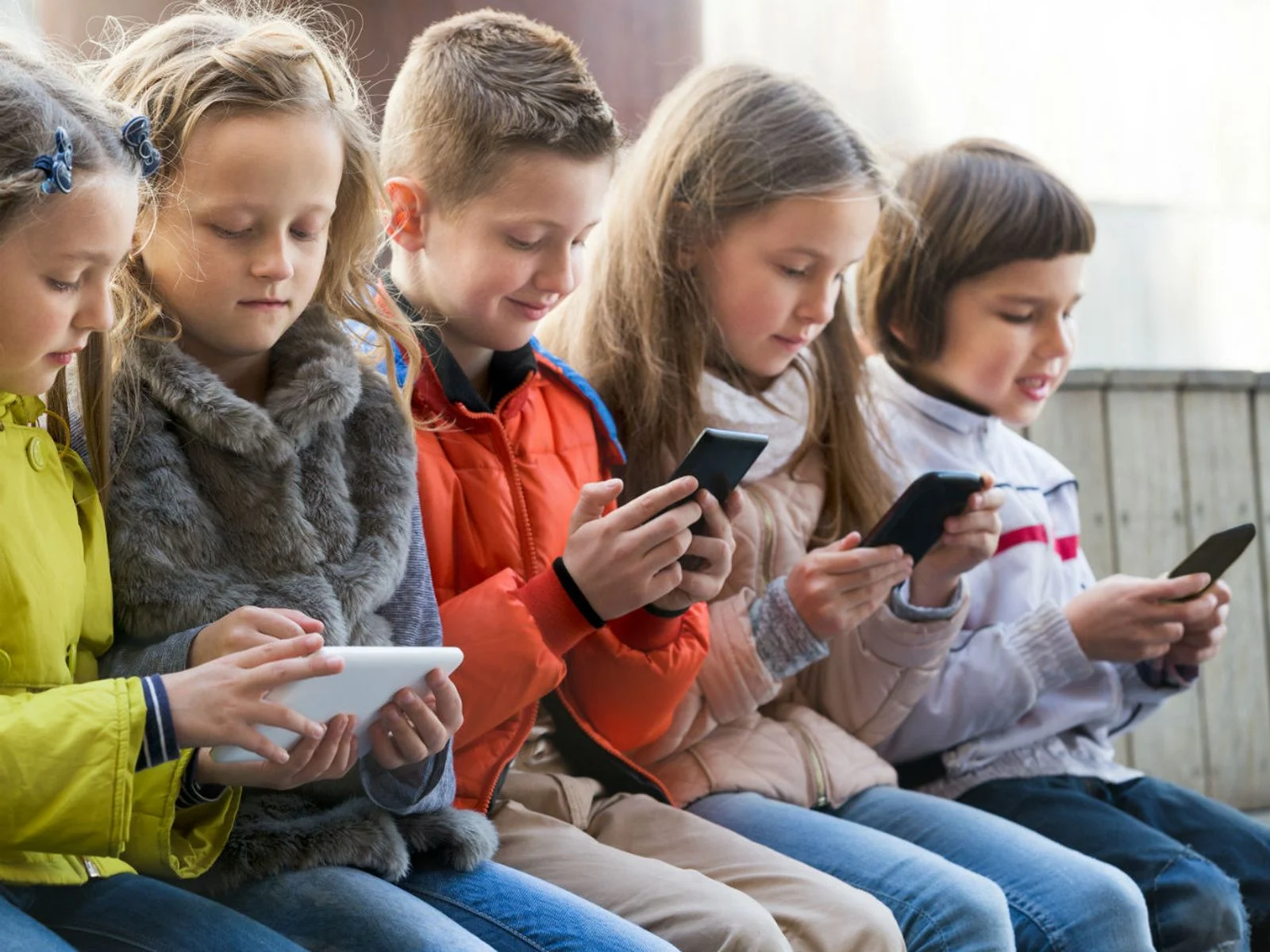 كندا تقترح فرض قيود على استخدام وسائل التواصل الاجتماعي لمن دون 16 عاماً