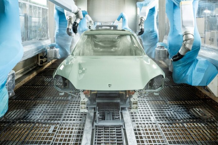 Coating the body of the Cayenne Electric