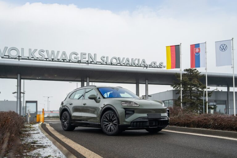 The Porsche Cayenne Electric